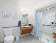  The Reutlinger Community apartment bathroom