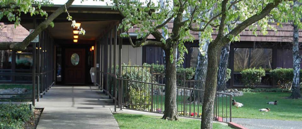 Eskaton Care Center Greenhaven front entrance