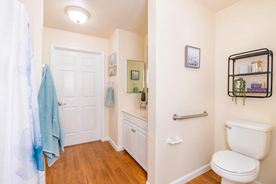 Eskaton Lodge Granite Bay apartment bathroom