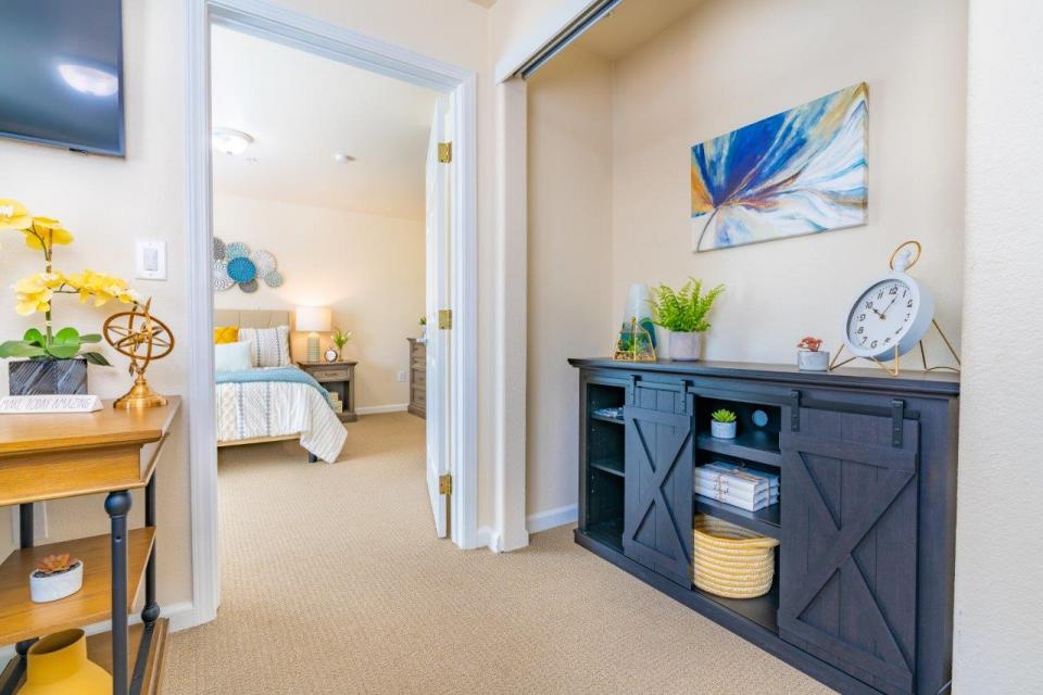 Eskaton Lodge Granite Bay apartment living hutch area