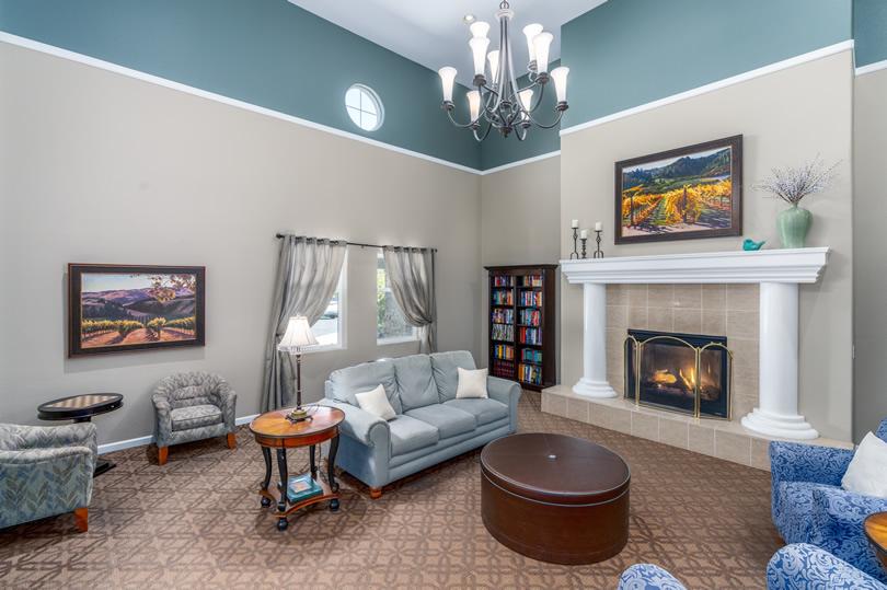 Eskaton Lodge Granite Bay living room