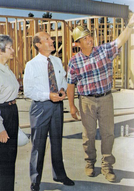 Eskaton Lodge Gold River opens. Connie Batterson and Trevor Hammond with construction superintendent Ralph Anderson discuss the construction of Eskaton Lodge Gold River.