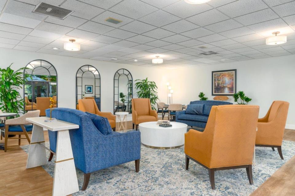 Eskaton Land Park community living room 