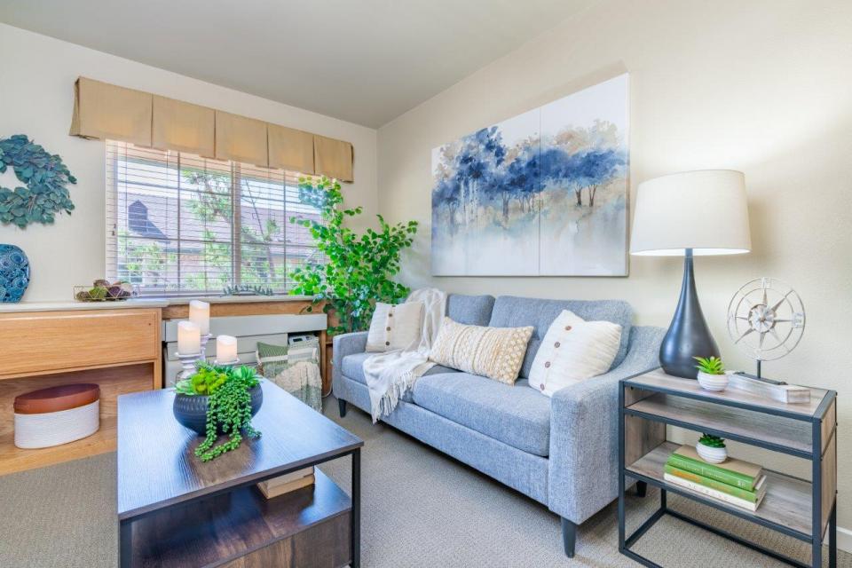 Eskaton Village Placerville apartment living room