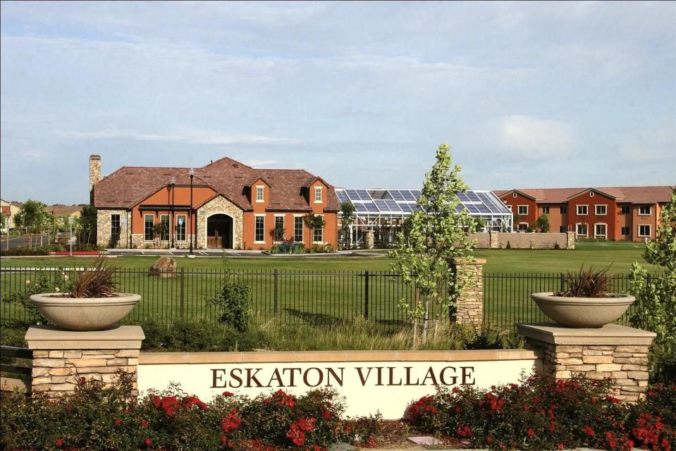 Eskaton Village Roseville's community grounds