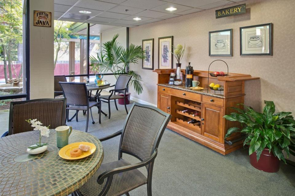 Eskaton FountainWood Lodge Senior Living Retirement Community